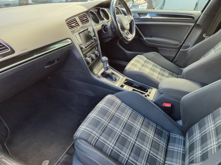 2015 Volkswagen Golf - thumbnail 18