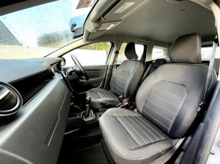 2024 Dacia Duster 1.5 Blue dCi 115 Expression €25,995 thumbnail