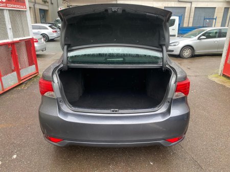 2013 Toyota Avensis - thumbnail 5