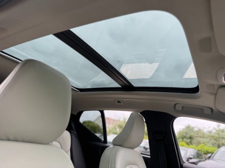 2022 Volvo XC40 - photo 5