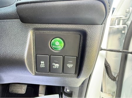 2015 Honda Vezel - thumbnail 24