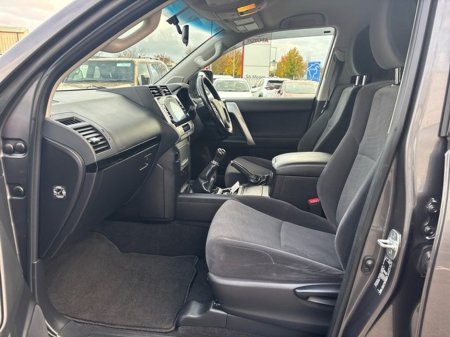 2023 Toyota Landcruiser - thumbnail 6