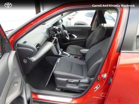 2023 Toyota Yaris Cross Hybrid Luna €26,950 thumbnail