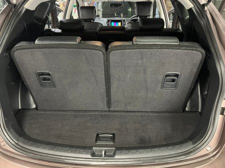 2014 Hyundai Santa Fe - thumbnail 2