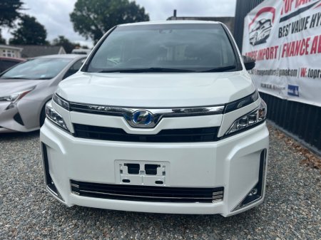 2018 Toyota Voxy  €22,499