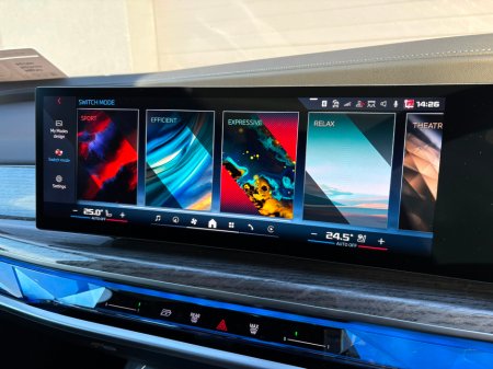 2025 BMW 7 Series M760e xDrive M Sport Pro [Ultimate Pack] €134,995 thumbnail