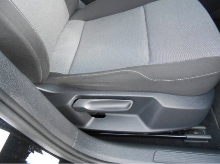 2016 Volkswagen Golf - thumbnail 18