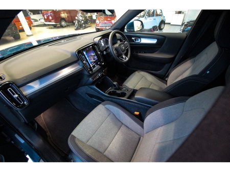 2023 Volvo XC40 RECHARGE T4 CORE 1.5 PHEV €36,899 thumbnail