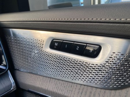 2025 Volvo XC90 *Ultra* T8 PHEV AWD Auto €82,900 thumbnail