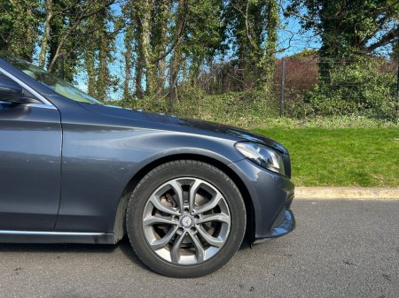 2016 Mercedes-Benz C Class - thumbnail 4