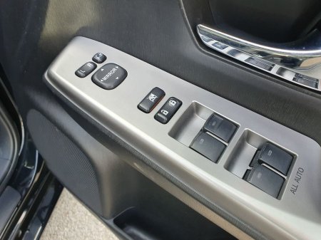 2016 Toyota Prius+ - thumbnail 11