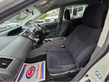 2014 Toyota Prius Alpha - thumbnail 21