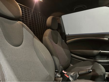 2013 MINI Clubman COOPER D CLUBMAN VAN 2.0 thumbnail