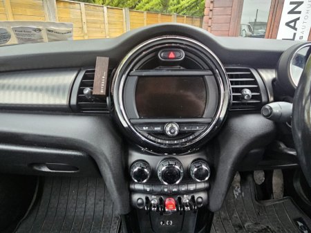 2017 MINI Hatch - thumbnail 27