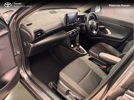 2023 Toyota Yaris Cross - thumbnail 6