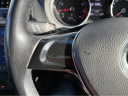 2015 Volkswagen Polo DBA-6RCJZ €12,500 thumbnail