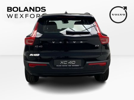 2026 Volvo XC40 - thumbnail 5