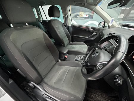 2020 Volkswagen Tiguan €28950! 2020 VW TIGUAN 2.0 TDI HIGHLINE 4MOTION / HUD, HEATED SEATS, 360 Cameras €28,950 thumbnail