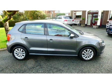 2017 Volkswagen Polo TRENDLINE 1.0 60HP MANUAL 5SPEED 5DR €12,250 thumbnail