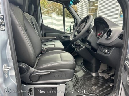 2026 Mercedes-Benz Sprinter - view 4
