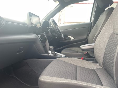 2024 Toyota Yaris - thumbnail 6