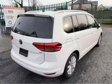 2017 Volkswagen Touran Comfort €16,950 thumbnail