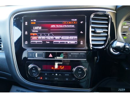 2019 Mitsubishi Outlander 2.4 4H PHEV 221BHP 5 5DR AUTO €21,750 thumbnail