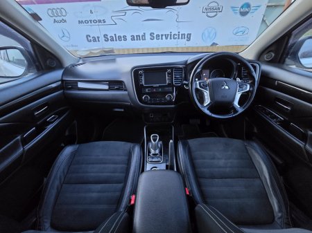 2017 Mitsubishi Outlander - thumbnail 17