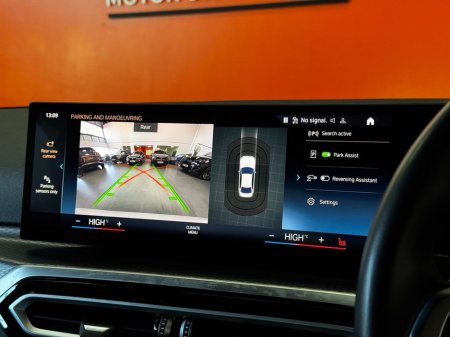 2023 BMW 3 Series - thumbnail 13