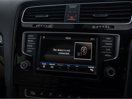 2017 Volkswagen Golf 2017 VW Golf 1.2tsi HIGHLINE/High spec/1yr warrant €16,888 thumbnail