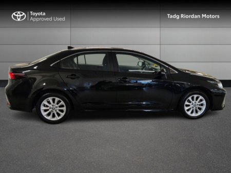 2022 Toyota Corolla HYBRID LUNA €27,950