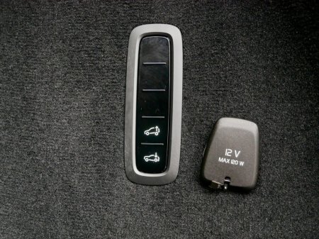 2024 Polestar 3 Long Range Dual Motor 111kWh €74,950 thumbnail