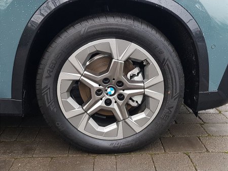 2026 BMW iX1 - thumbnail 12