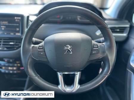2017 Peugeot 2008 - thumbnail 11
