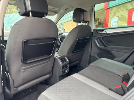 2017 Volkswagen Tiguan - thumbnail 12