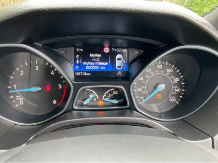 2017 Ford Focus - thumbnail 10