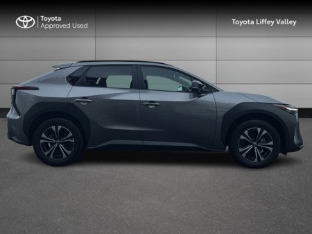 2025 Toyota bZ4X BZ4X SPORT FWD €38,950 thumbnail