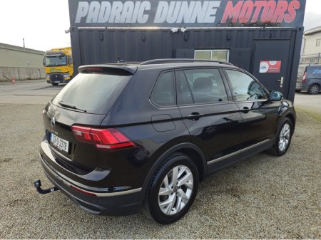 2023 Volkswagen Tiguan - thumbnail 6