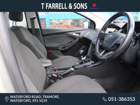 2018 Ford Focus - thumbnail 12