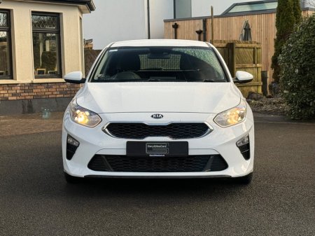 2021 Kia Ceed - view 2