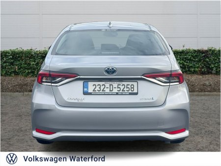 2023 Toyota Corolla 1.8 Hybrid Luna Saloon €22,475 thumbnail