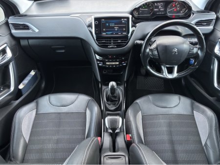 2017 Peugeot 2008 - thumbnail 12