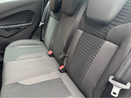 2014 Ford Fiesta - thumbnail 13