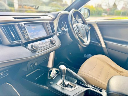 2017 Toyota Rav4 - thumbnail 16