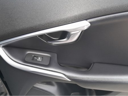 2016 Volvo V40 D2 R-DESIGN ED 5DR thumbnail