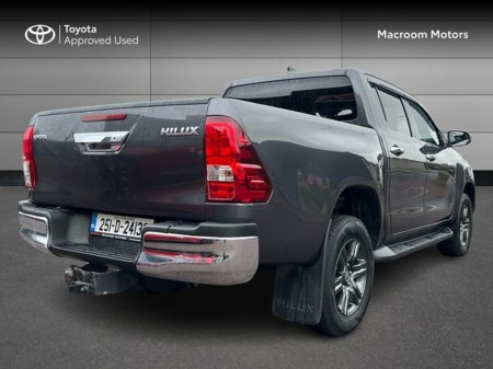 2025 Toyota Hilux FRESH SELECTION OF TRADE-INS HILUX 2.8 SR5 DOUBLE CAB €48,000 thumbnail