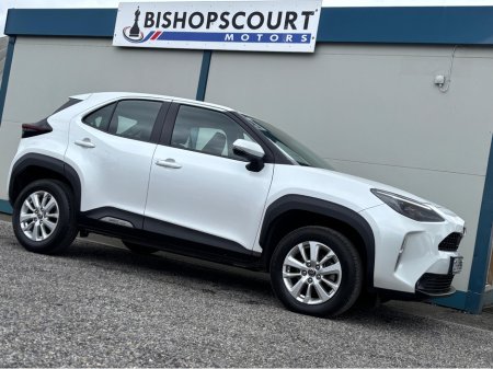 2023 Toyota Yaris - thumbnail 4