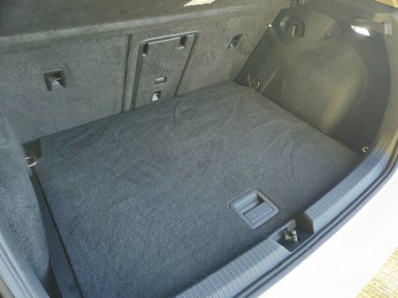 2022 Volkswagen Golf 2.0 TDI 115HP Life €24,950 thumbnail