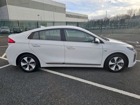 2018 Hyundai Ioniq FULL E V, 200 KM RANGE, FULL DEALER HISTORY, NEW NCT, FINANCE, WARRANTY, 5 STAR REVIEWS €9,995 thumbnail