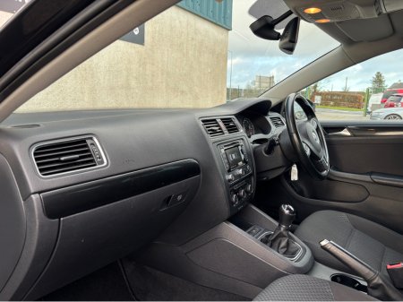 2013 Volkswagen Jetta 1.6 TDI LIMITED EDITION BLUEMOTION 105PS 4DR €6,750 thumbnail